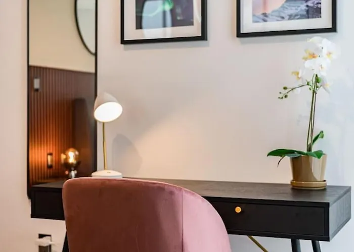 Stylish Polanco Stay, For Groups W/ Workspace *